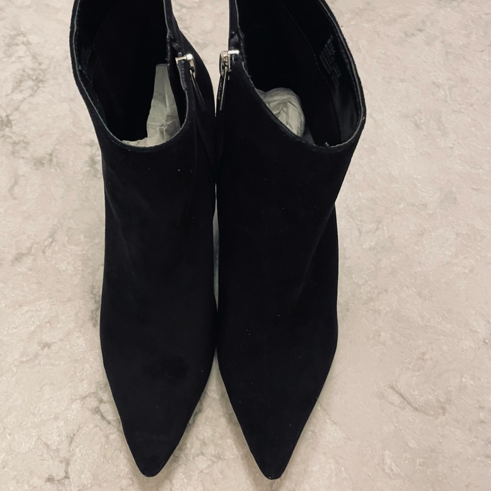Charles by Charles David ankle boots in black faux suede/ size 8 1/2/ EUC/no box - Picture 11 of 15